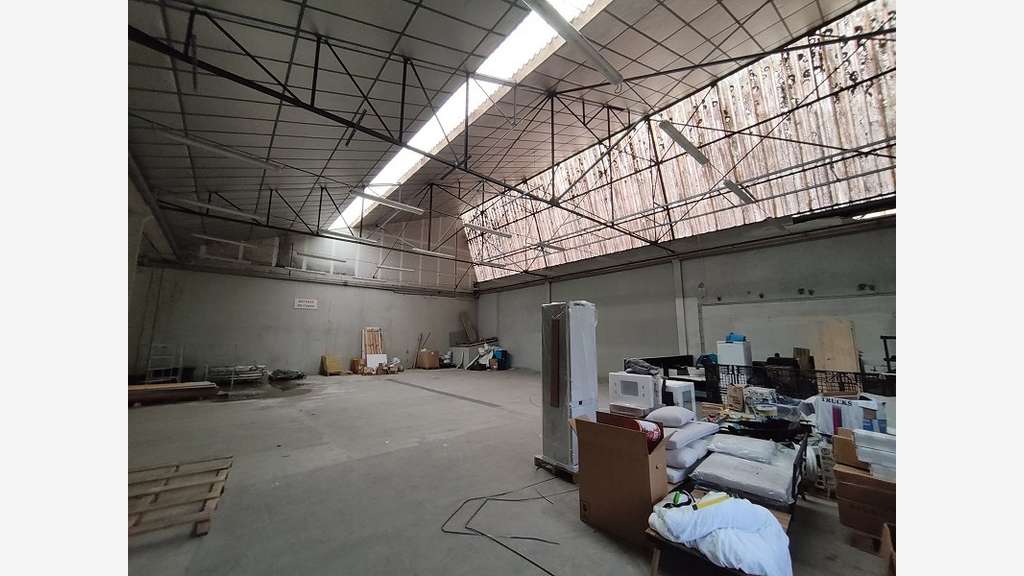 Vente cellule professionnelle 300m² proche Quimper