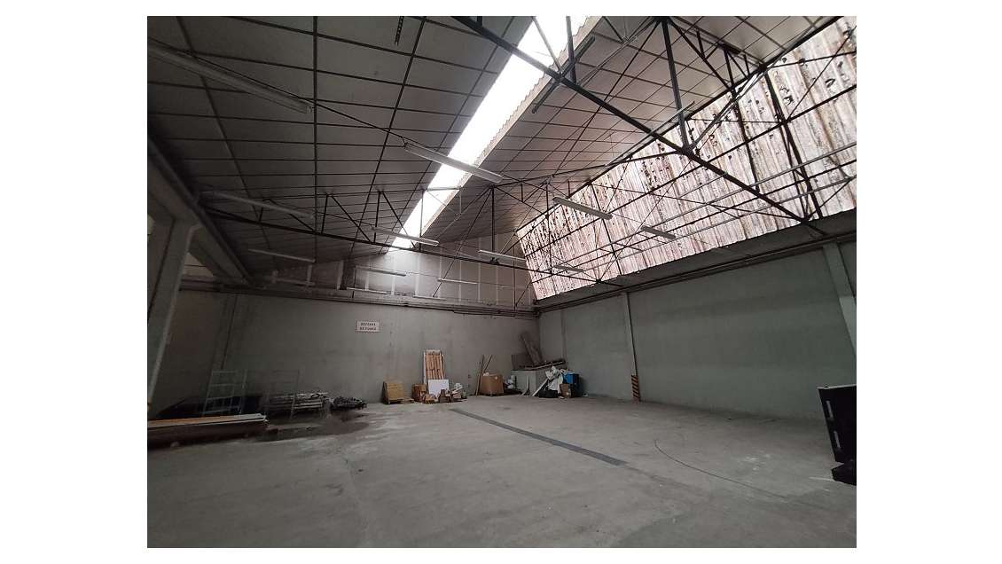 Vente cellule professionnelle 300m² proche Quimper