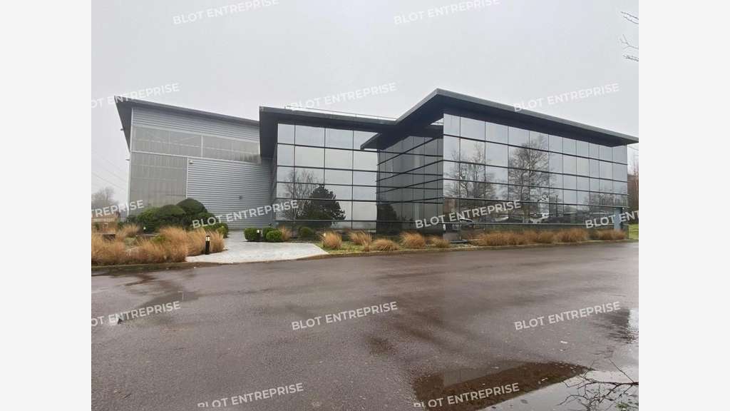 A vendre / à louer bâtiment  6450m² à Quimper