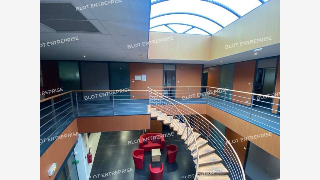 A vendre / à louer bâtiment  6450m² à Quimper