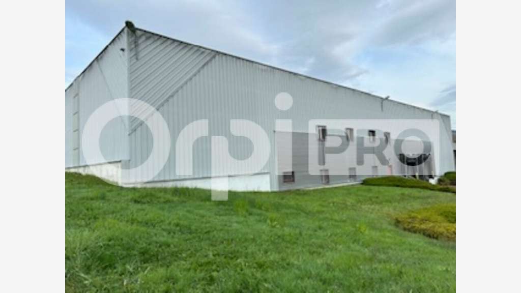 Entrepôt 2114m² à vendre à Quincié en Beaujolais