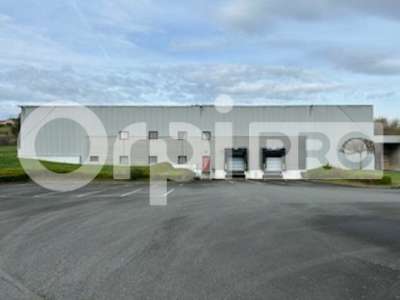 Entrepôt 2114m² à vendre à Quincié en Beaujolais