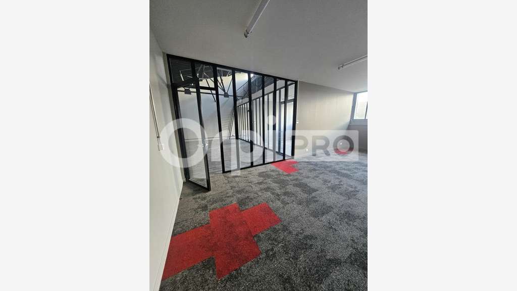 Vente bureaux occupés 199m² R+1 à Reims