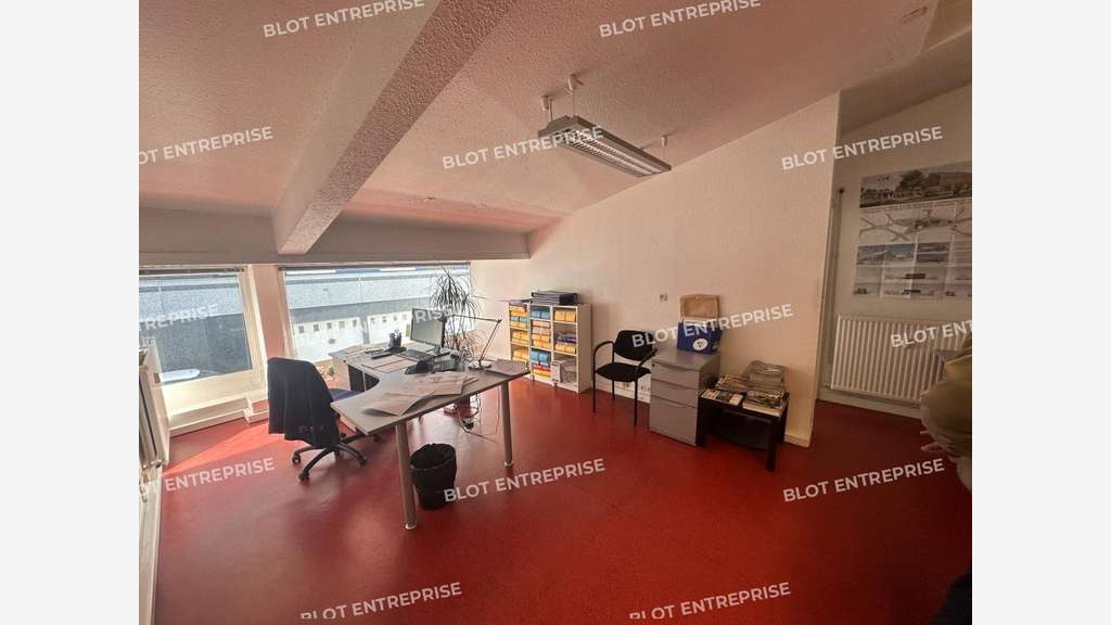Vente bureaux 142m² avec vitrine à Rennes centre