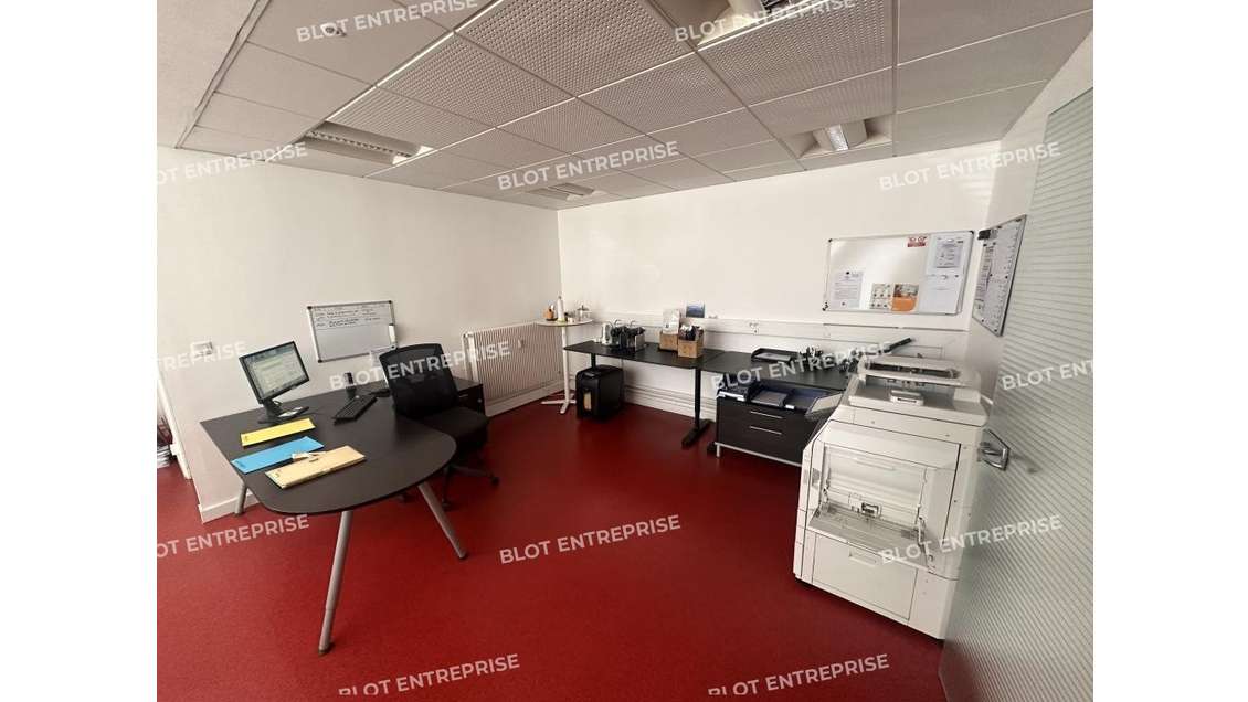 Vente bureaux 142m² avec vitrine à Rennes centre