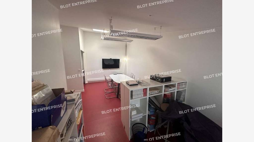 Vente bureaux 142m² avec vitrine à Rennes centre