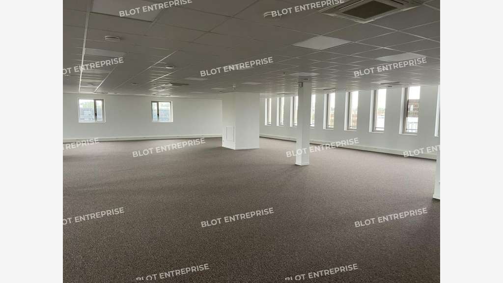 Vente bureaux 375m² accès PMR Rennes Champeaux   