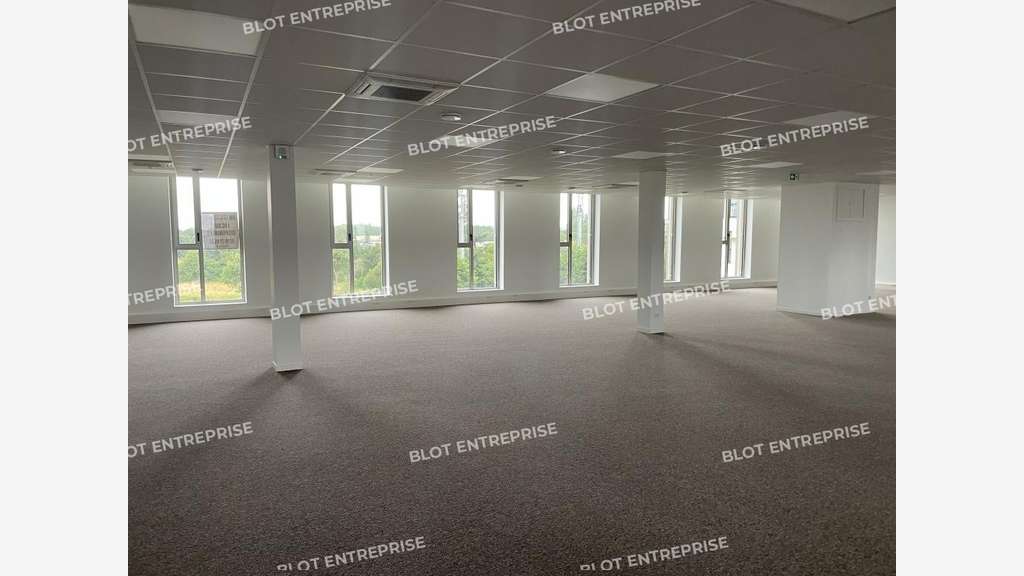 Vente bureaux 375m² accès PMR Rennes Champeaux   