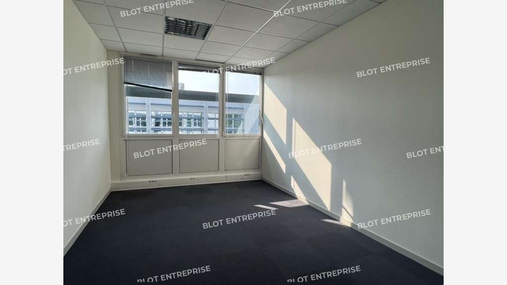 A vendre/à louer bureaux 235m² R+2 ) Rennes