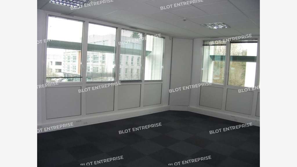 A vendre/à louer bureaux 235m² R+2 ) Rennes