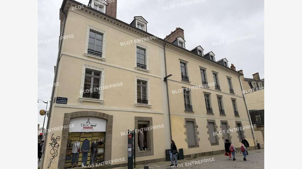 A vendre bureaux 370m² RDC / R+1 à Rennes