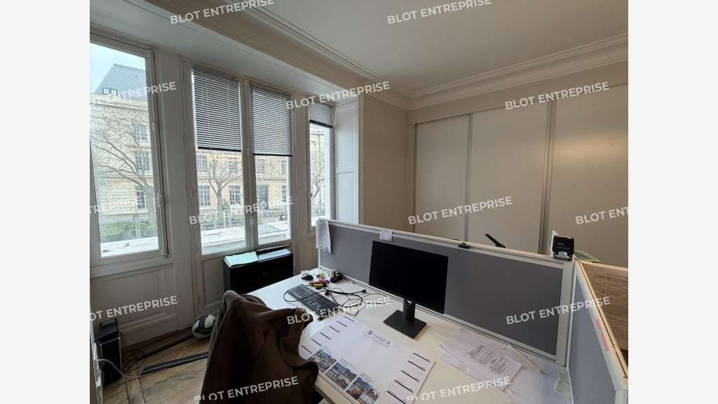 A vendre bureaux 370m² RDC / R+1 à Rennes