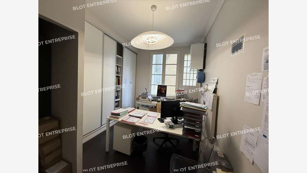 A vendre bureaux 370m² RDC / R+1 à Rennes