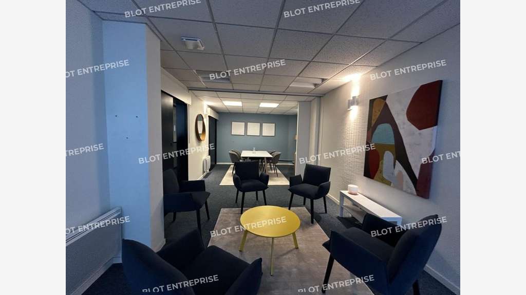 A vendre bureaux 105m² belle visibilité à Rezé