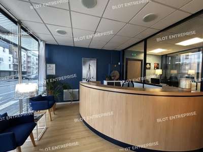 A vendre bureaux 105m² belle visibilité à Rezé
