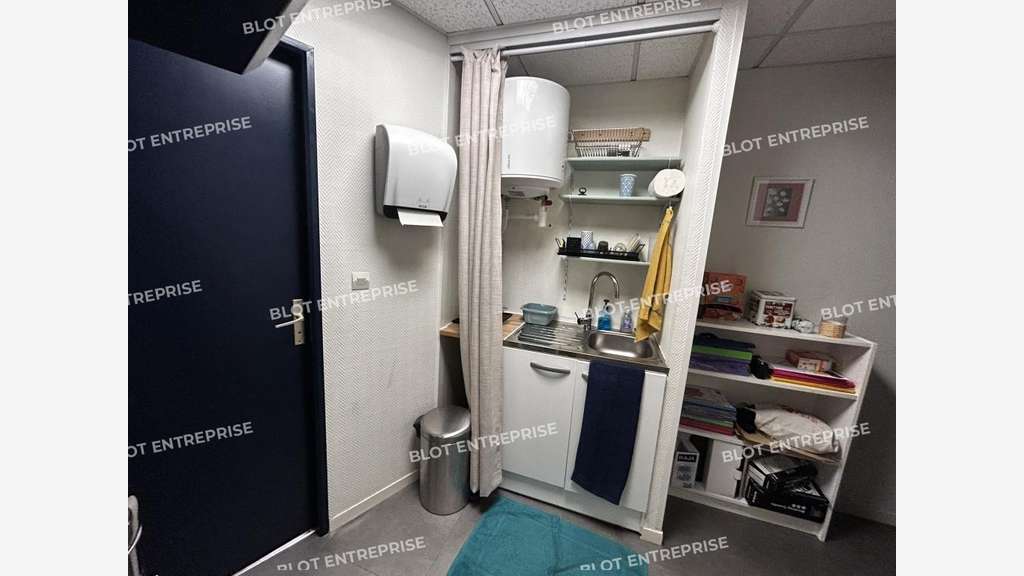 A vendre bureaux 105m² belle visibilité à Rezé