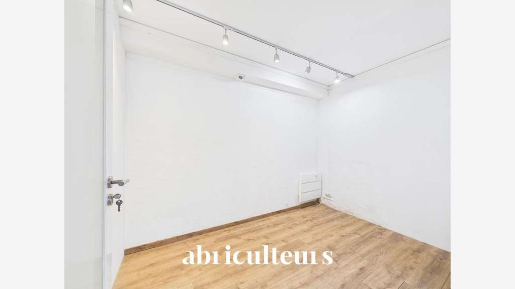 Bureau au rdc de 64m2 en vente à Rezé (44400)