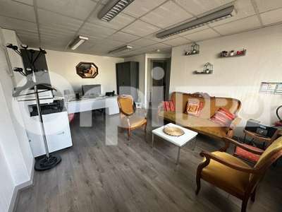 BUREAU à vendre dans le 69