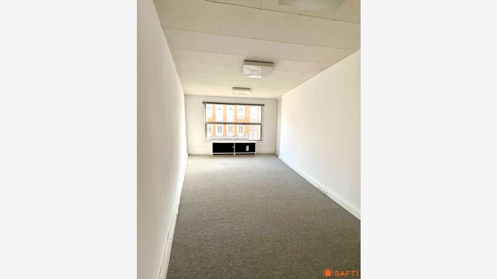 AV bureaux 420m² lumineux et traversant à Roubaix