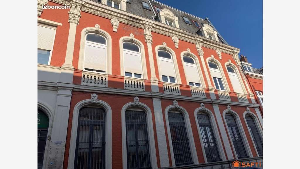 AV bureaux 420m² lumineux et traversant à Roubaix
