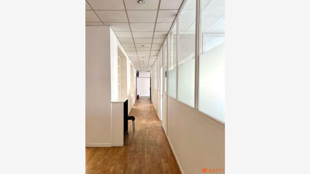 AV bureaux 420m² lumineux et traversant à Roubaix