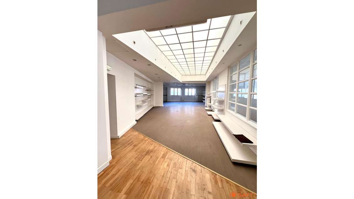 AV bureaux 420m² lumineux et traversant à Roubaix