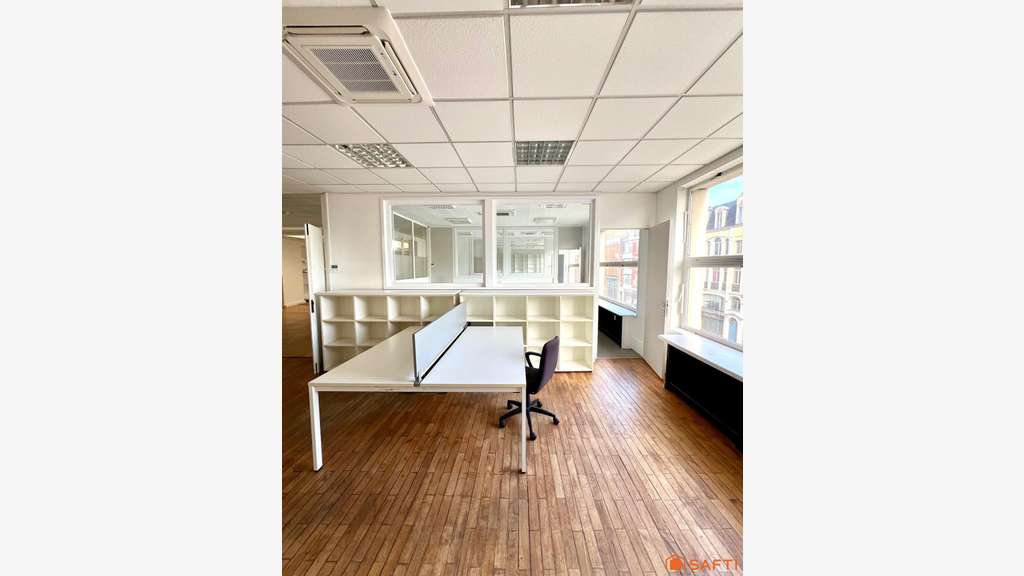 AV bureaux 420m² lumineux et traversant à Roubaix