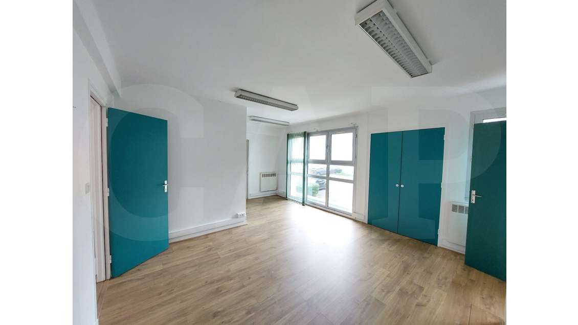 A louer bureaux 69m² avec parking centre Saint-Avé