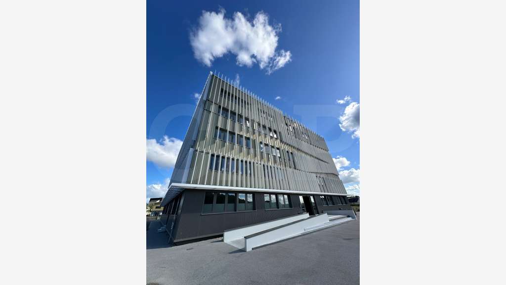 Vente bureau neuf aménagé et cloisonné à St-Brieuc