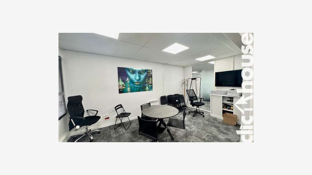 AV bureaux 148m² pôle d'activités à Saint-Contest