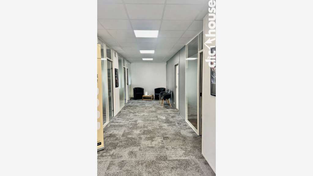 AV bureaux 148m² pôle d'activités à Saint-Contest