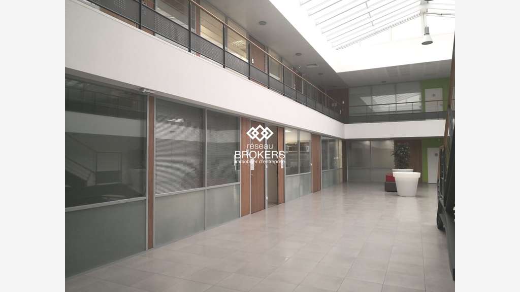 Vente locaux médicaux 73m² à Saint-Cyr-sur-Loire
