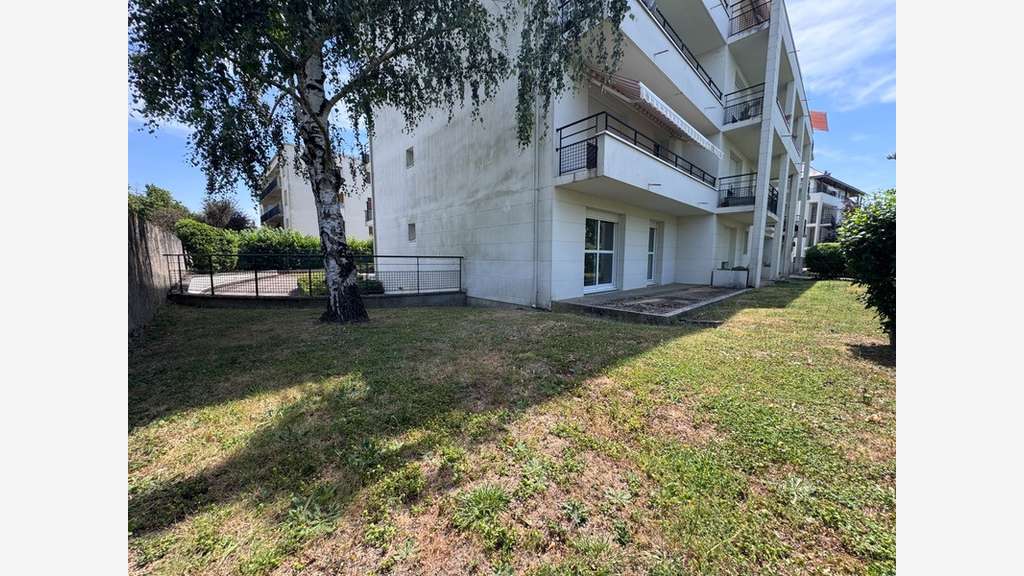 Local 72m² à vendre à Saint-Cyr-sur-Loire centre
