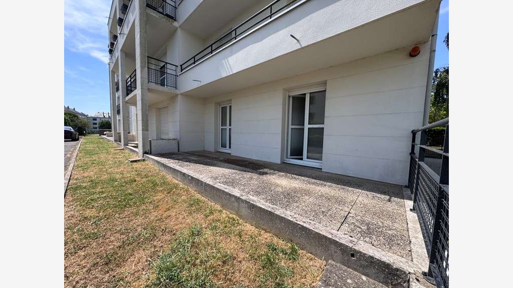 Local 72m² à vendre à Saint-Cyr-sur-Loire centre