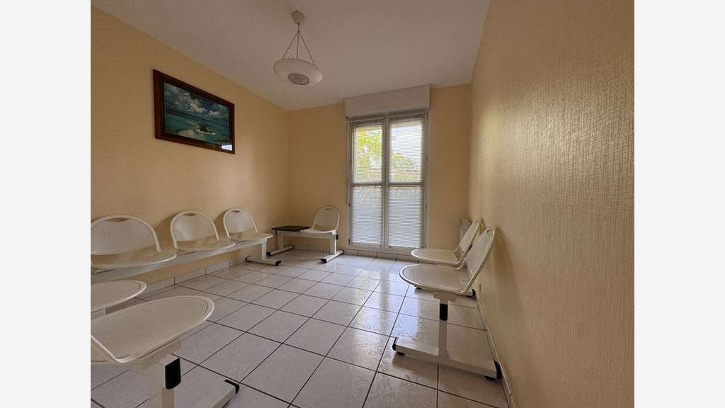 Local 72m² à vendre à Saint-Cyr-sur-Loire centre