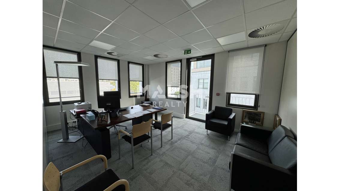 A louer ou à vendre bureaux 202m² à Saint Etienne