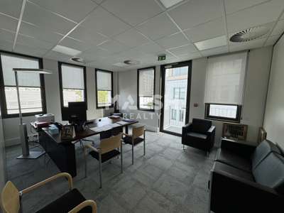 A louer ou à vendre bureaux 202m² à Saint Etienne