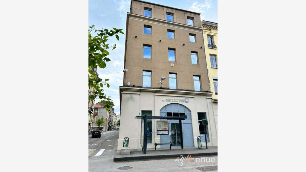 AV bureaux lumineux 290m² à Saint-Étienne centre