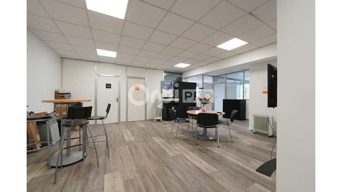 Bureaux à vendre 127m² à Saint-Genis-Laval