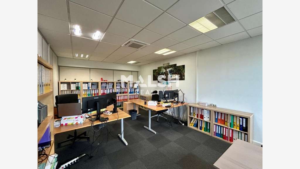 À vendre bureaux 136m² à Saint-Genis-Laval