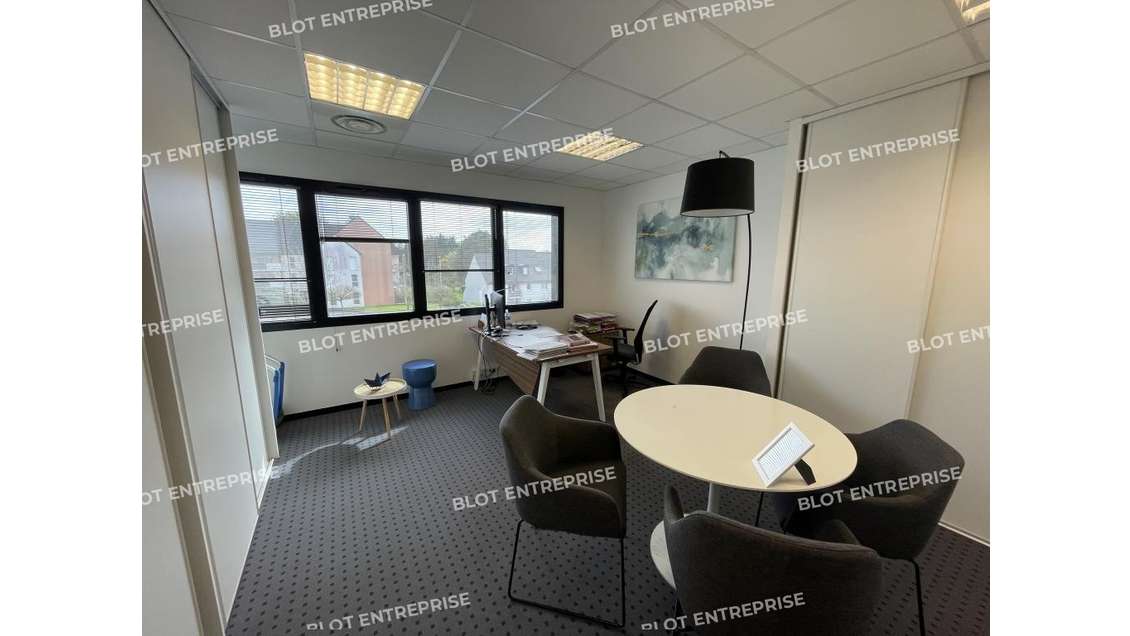 A louer/ à vendre bureaux 344m² à Saint-Grégoire