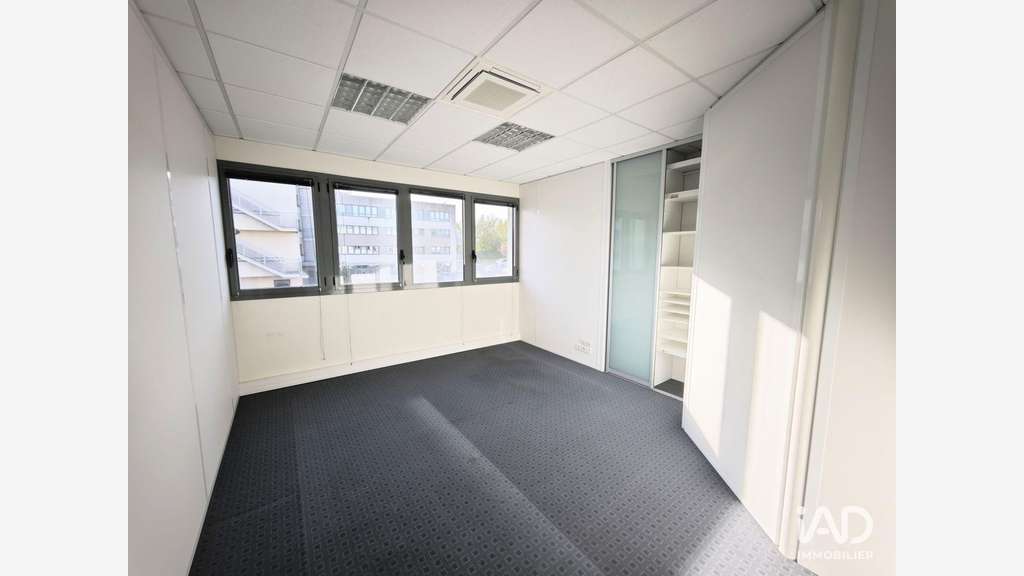 Vente bureaux 248m² à Saint-Grégoire