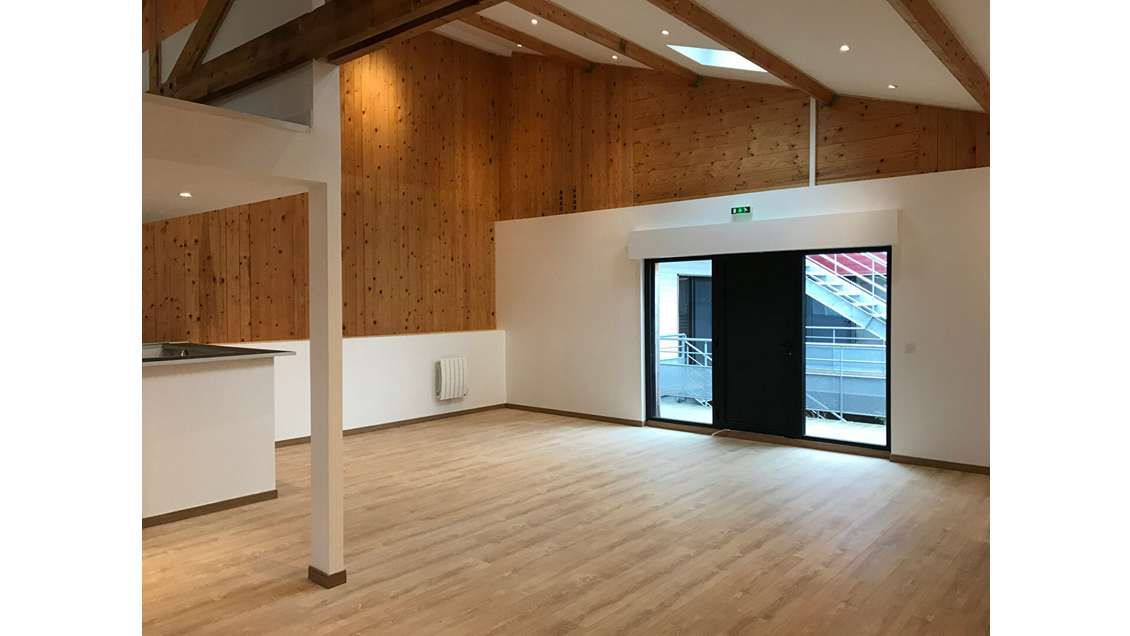 AV loft-bureau 120m² en duplex Saint Herblain