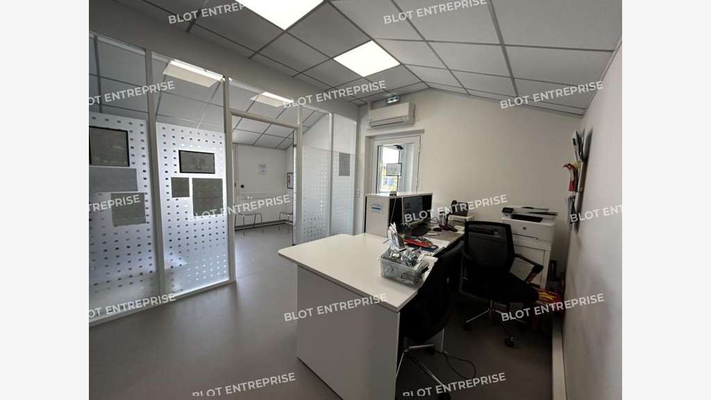 Vente bureaux de 146m² avec parkings à St Herblain