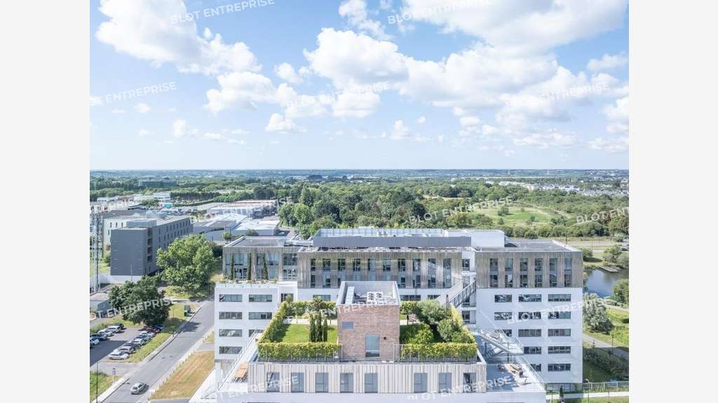 A louer / à vendre bureaux 293m² Saint-Herblain