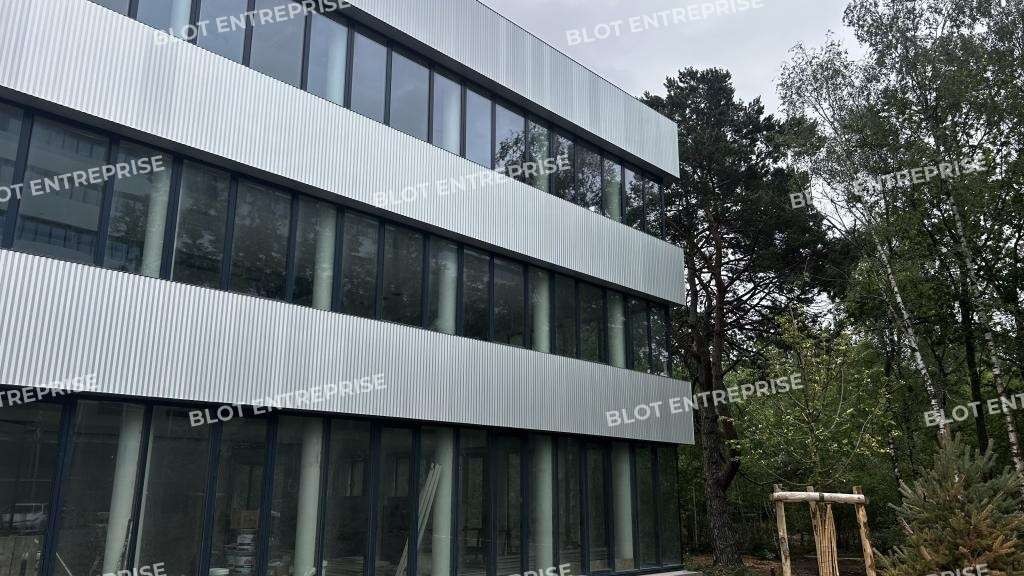 A vendre-a louer bureaux 769m² R+1 La Courrouze