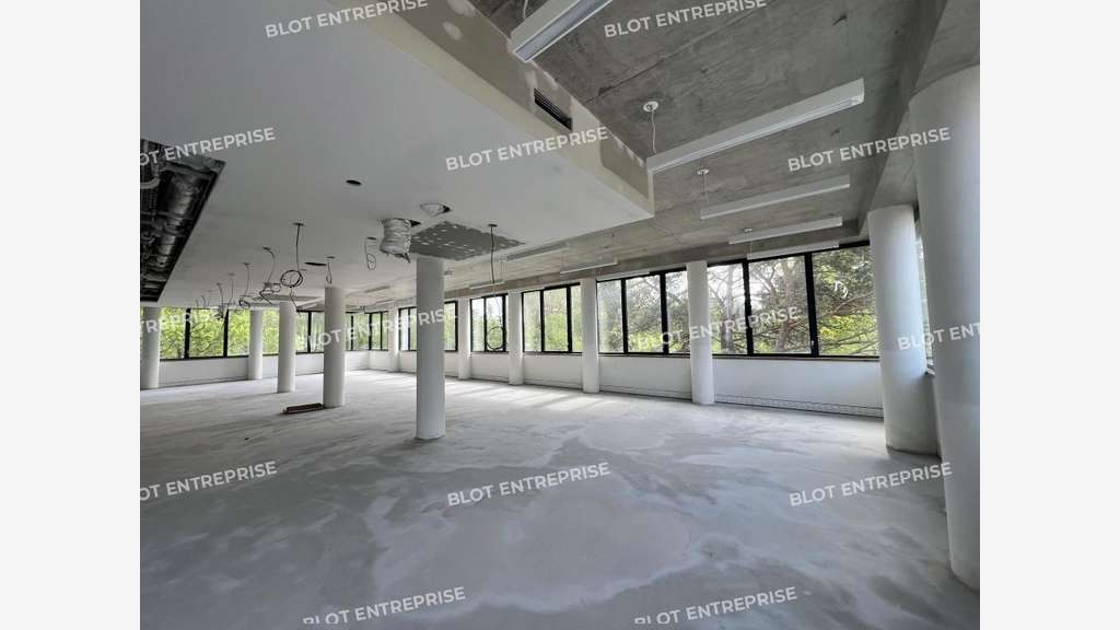 A vendre-a louer bureaux 769m² R+1 La Courrouze