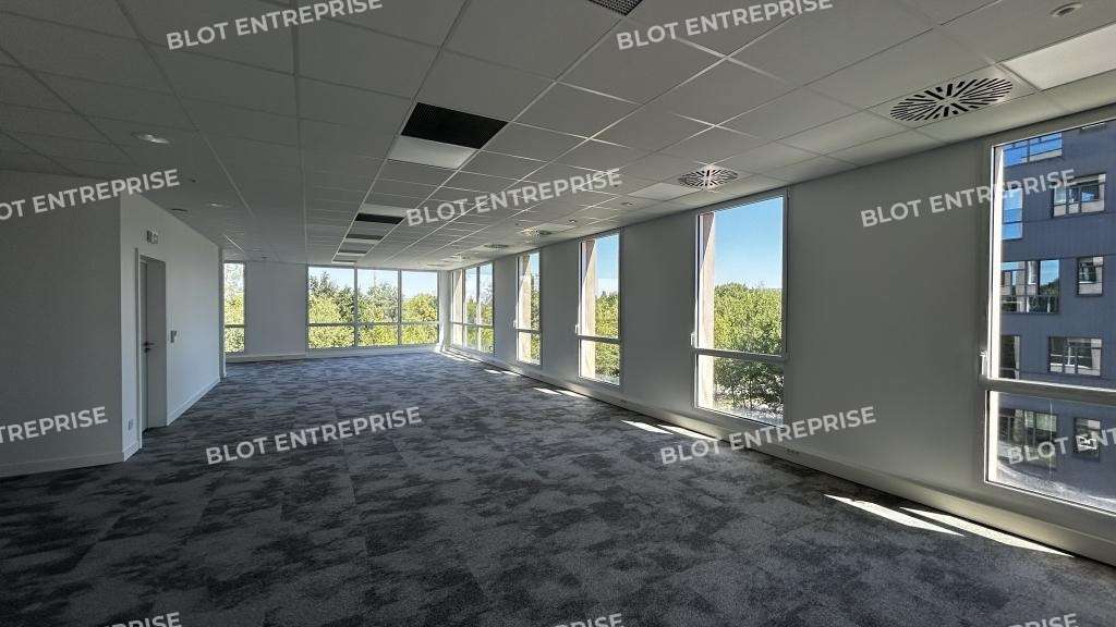 A vendre/a louer bureaux neufs 275m² la Courrouze