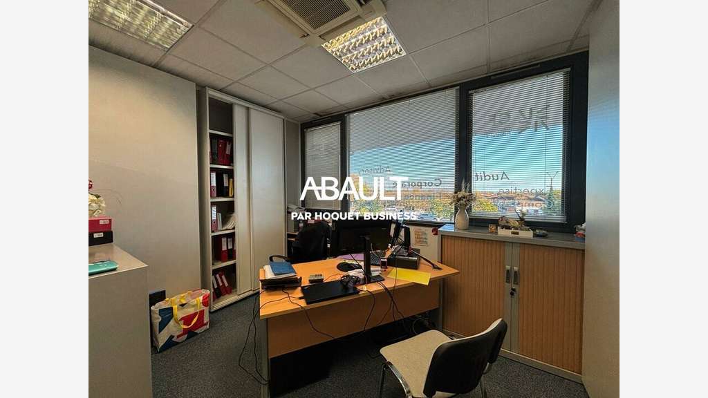 Bureaux de 150m² à vendre au 1er étage Saint -Jean