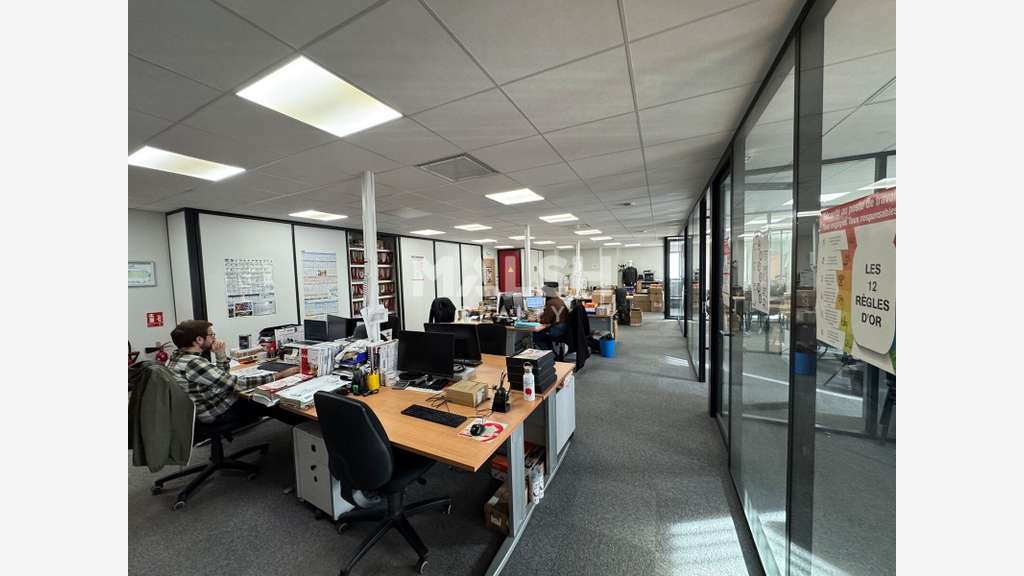 A vendre bureaux 190m² à Saint-Just-Saint-Rambert